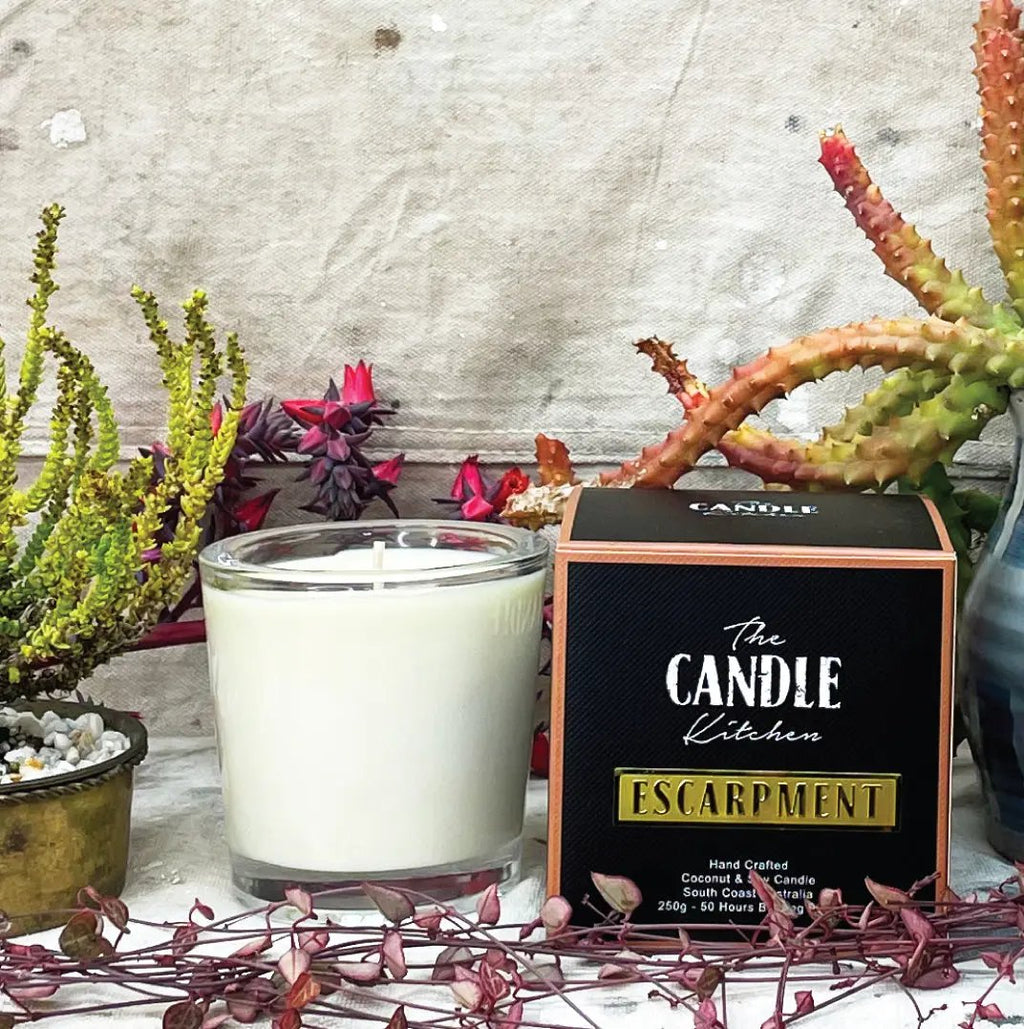 🎁 Escarpment Soy Candle (10% off) the candle kitchen